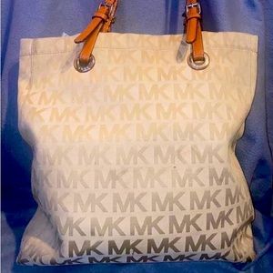 Michael kors tote
